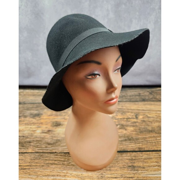 LORD & Taylor unique style made in England 100% wool vintage green hat Sz M Lord Taylor Hat In Women main image 4